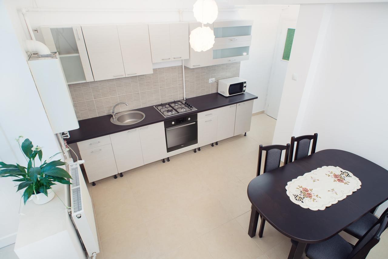 Sunshine Apartment Брашов Екстериор снимка