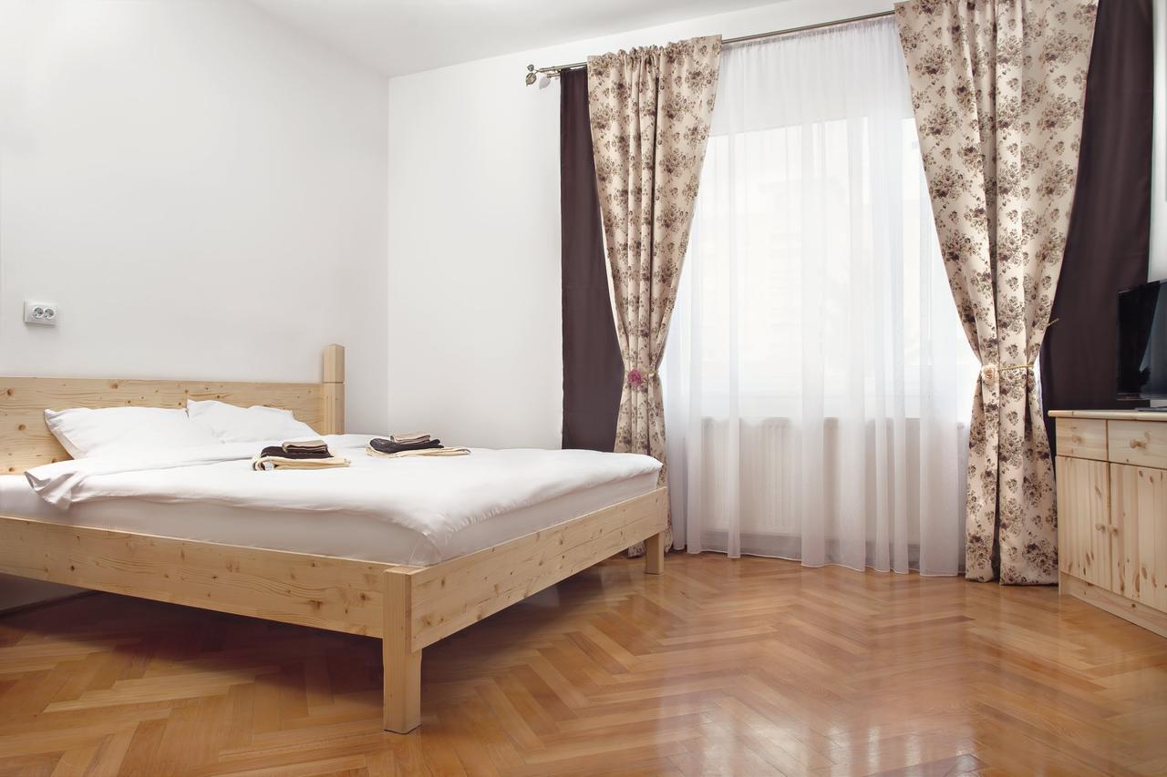 Sunshine Apartment Брашов Екстериор снимка