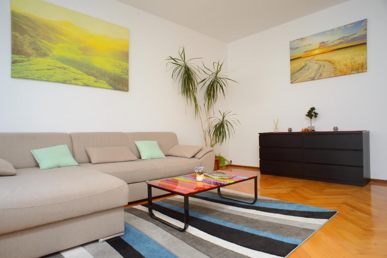 Sunshine Apartment Брашов Екстериор снимка