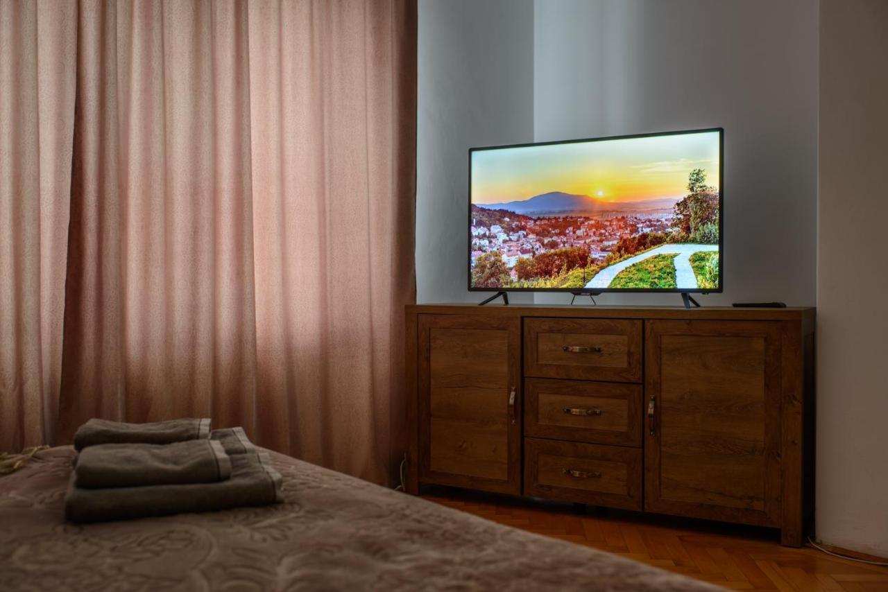 Sunshine Apartment Брашов Екстериор снимка