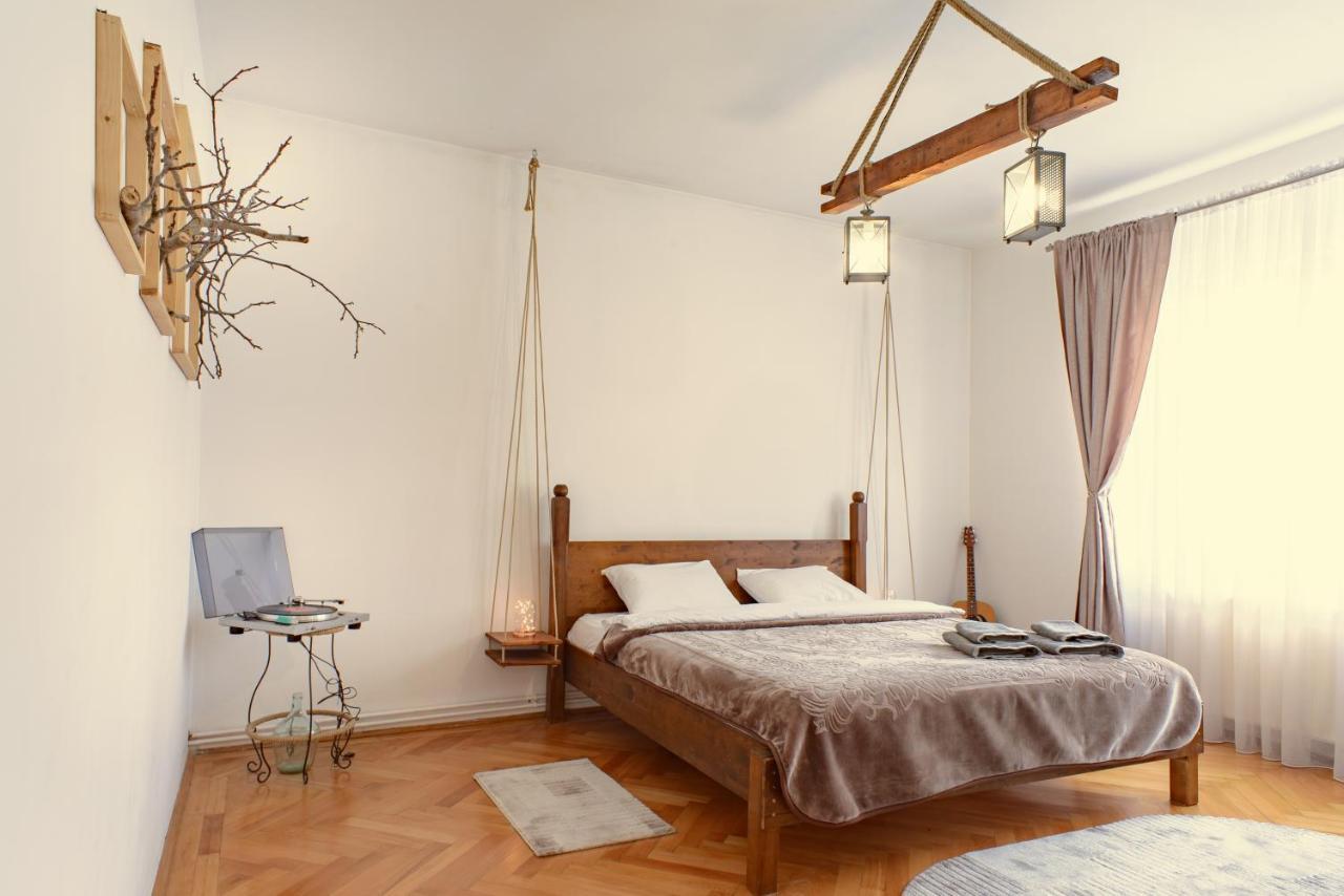 Sunshine Apartment Брашов Екстериор снимка